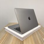 APPLE MACBOOK PRO 2020 (A2338) |APPLE M1 CHIP| 8GB RAM|256GB SSD|13.3 INCH RETINA DISPLAY|TOUCH BAR AND TOUCH ID