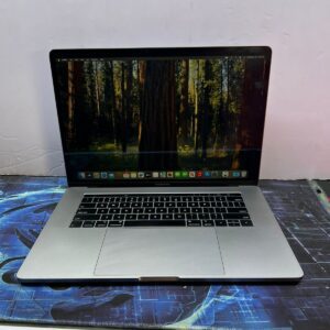 APPLE MACBOOK PRO 2018 INTEL CORE I7 32GB RAM 512GB SSD 15.4” WITH TOUCH BAR AND 4GB RADEON GRAPHICS CARD