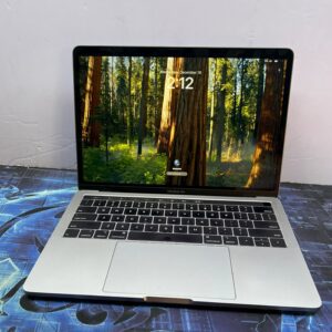 MACBOOK PRO 2018 I7 13-INCH 16GB RAM 256GB SSD WITH TOUCHBAR 2K RESOLUTION