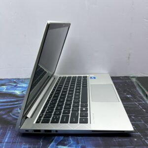 HP ELITEBOOK 830 G8