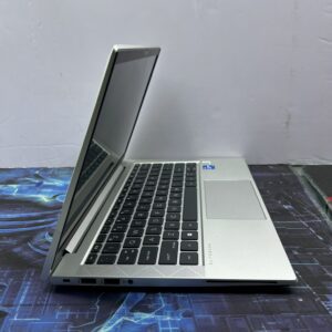 HP ELITEBOOK 830 G8