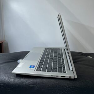 HP ELITEBOOK 830 G8