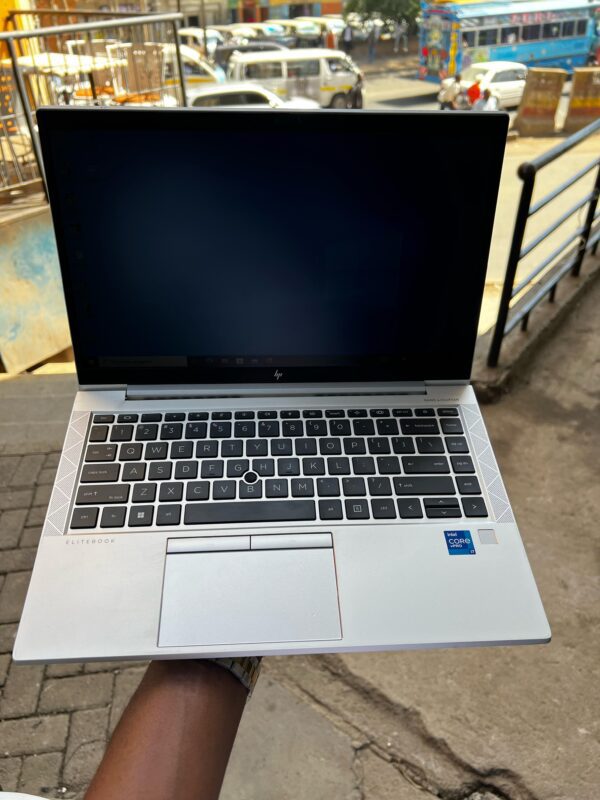 HP ELITEBOOK 840 G8 | INTEL CORE i7 | 32GB RAM | 256GB SSD | 14" FHD DISPLAY| 11TH GENERATION | INTEL IRIS Xe GRAPHICS