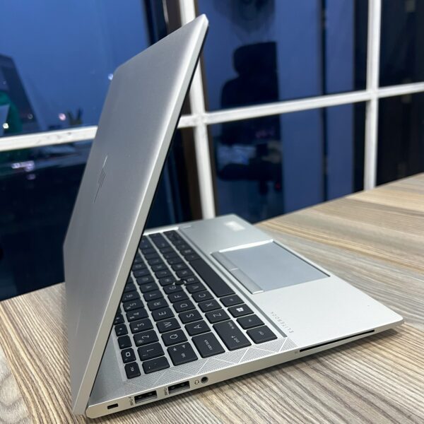 HP ELITEBOOK 845G7 - AMD RYZEN 5 PRO 4650U WITH RADEON GRAPHICS (12 CPUS) - 16GB RAM - 512GB