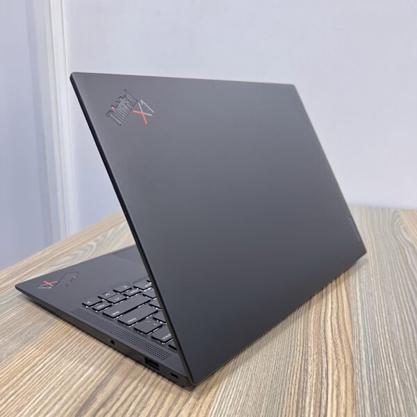 LENOVO THINKPAD X1 CARBON | INTEL CORE I7 1165G7  | 16GB RAM DDR 4 | 512 GB SSD | 11 TH GENERATION | TOUCHSREEN DISPLAY.