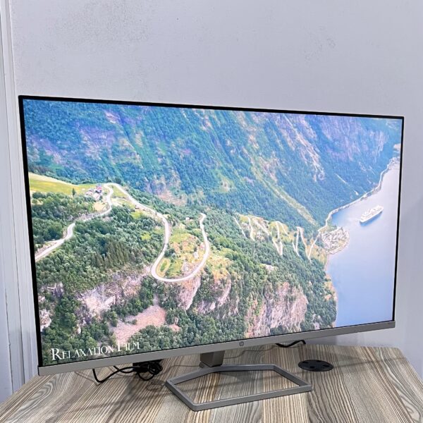 HP M32F FRAMELESS MONITOR 32 INCH 1920x1080 FHD DISPLAY  WITH VGA AND 2 HDMI PORTS