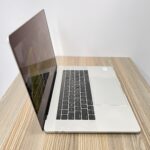 MACBOOK PRO 15” (2017) | INTEL CORE i7 | AMD RADEON PRO 555 | 16GB RAM | 256GB SSD | 2.8K RETINA DISPLAY | TOUCH BAR | macOS VENTURA