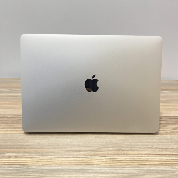 MACBOOK PRO 13” (2020) | INTEL CORE i7 | 32GB RAM | 512GB SSD | RETINA DISPLAY | TOUCH BAR | 4X THUNDERBOLT 3 | macOS BIG SUR