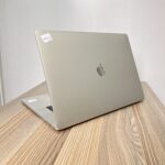 MACBOOK PRO 15” (2017) | INTEL CORE i7 | AMD RADEON PRO 555 | 16GB RAM | 256GB SSD | 2.8K RETINA DISPLAY | TOUCH BAR | macOS VENTURA