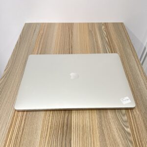 MACBOOK PRO 15” (2017)