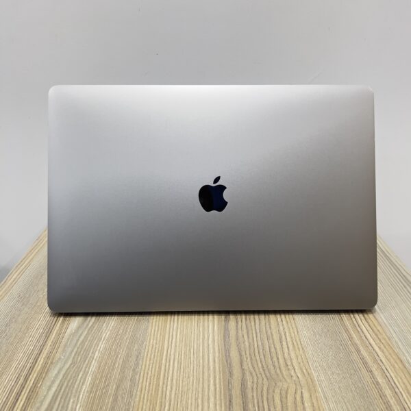 APPLE MACBOOK PRO 15-INCH 2018 |INTEL CORE I9| 32GB RAM| 1TB SSD| RADEON PRO 560X GRAPHICS| RETINA DISPLAY| TOUCH BAR & TOUCH ID LAPTOP