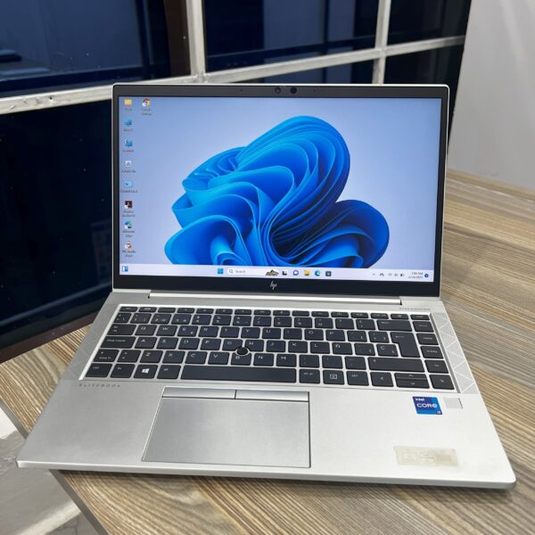 HP EliteBook 840 G8 Core i7 11th Gen, 16GB, 256GB SSD, 14" FHD Touch (Refurbished)