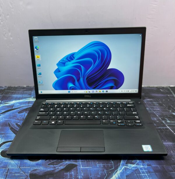 Dell Latitude 7490 | Business Laptop | 14-inch FHD | Intel Core i5 6th Gen | 8GB RAM | 256GB SSD | Intel UHD Graphics