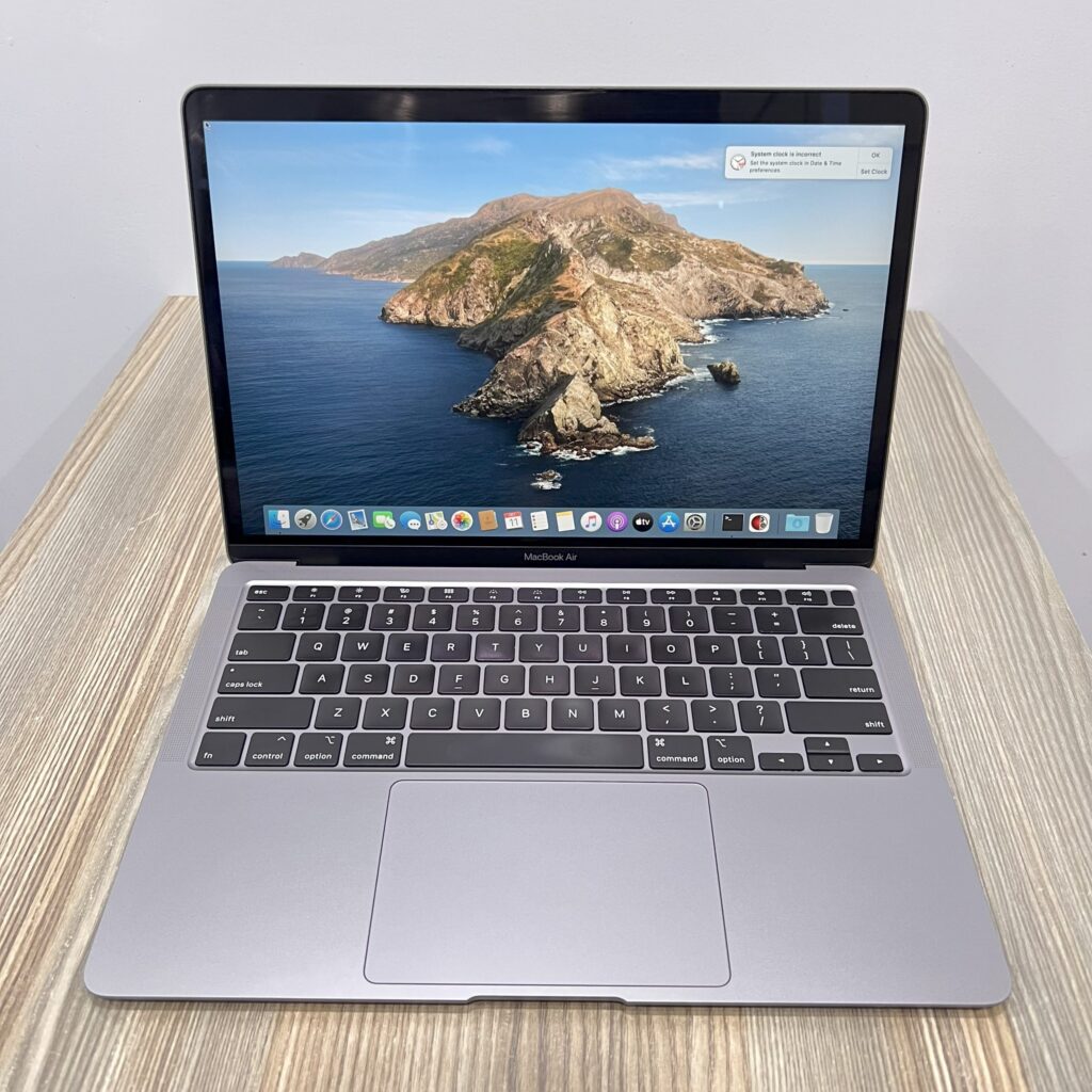 APPLE MACBOOK AIR 13.3-INCH (2020, INTEL QUAD-CORE I5 10TH GEN 1.1GHZ, UP TO 3.5GHZ TURBO) | 16GB LPDDR4X RAM 3733MHZ | 512GB SSD STORAGE | INTEL IRIS PLUS GRAPHICS (1536MB) | RETINA DISPLAY 2560×1600 WITH TRUE TONE | MACOS CATALINA 10.15.7 | BACKLIT MAGIC KEYBOARD WITH TOUCH ID