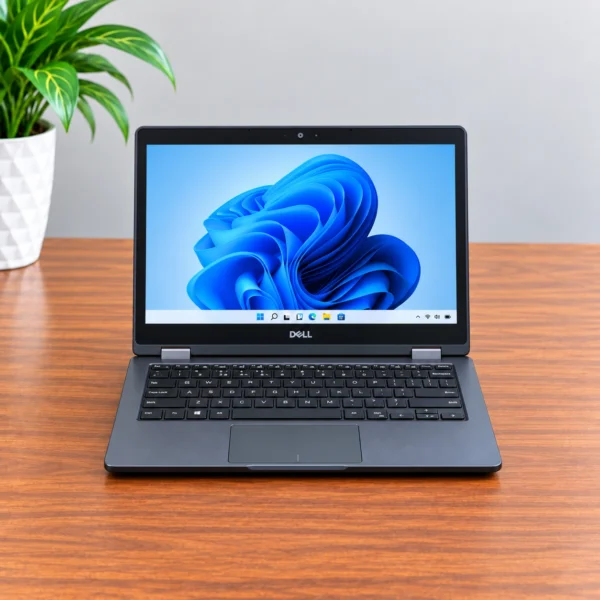 Dell Latitude 3390 2-in-1 Core i5-8250U, 8GB, 256GB SSD, 13.3" FHD (Refurbished)