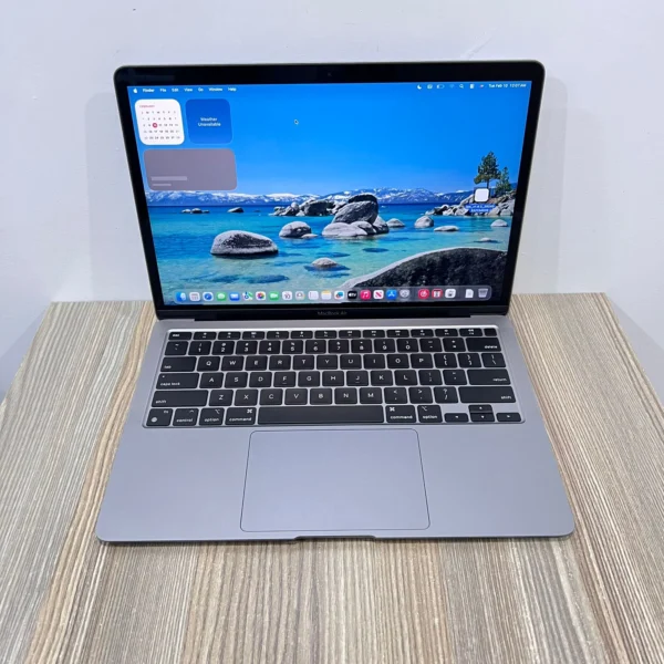 Apple MacBook Air 13.3" 2020 M1, 16GB, 256GB SSD (Refurbished)